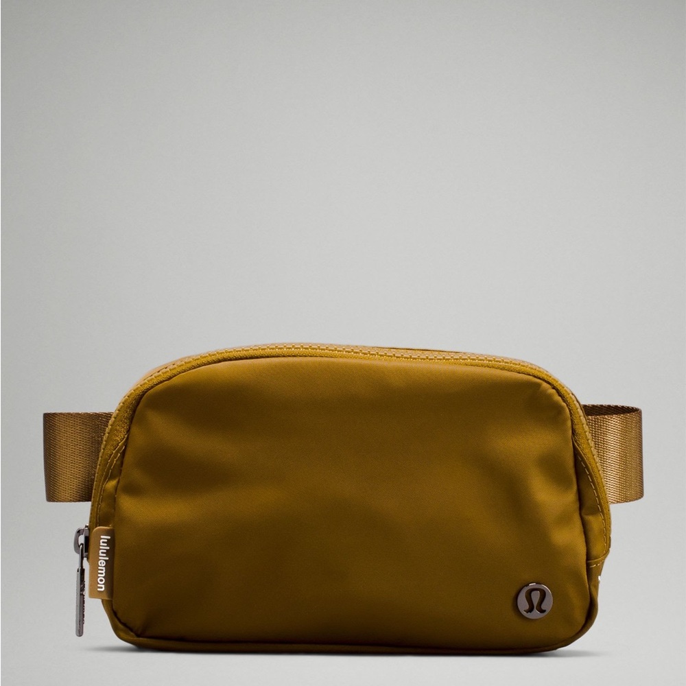 Everywhere Belt Bag in Burnt Caramel - Brand new in packaging